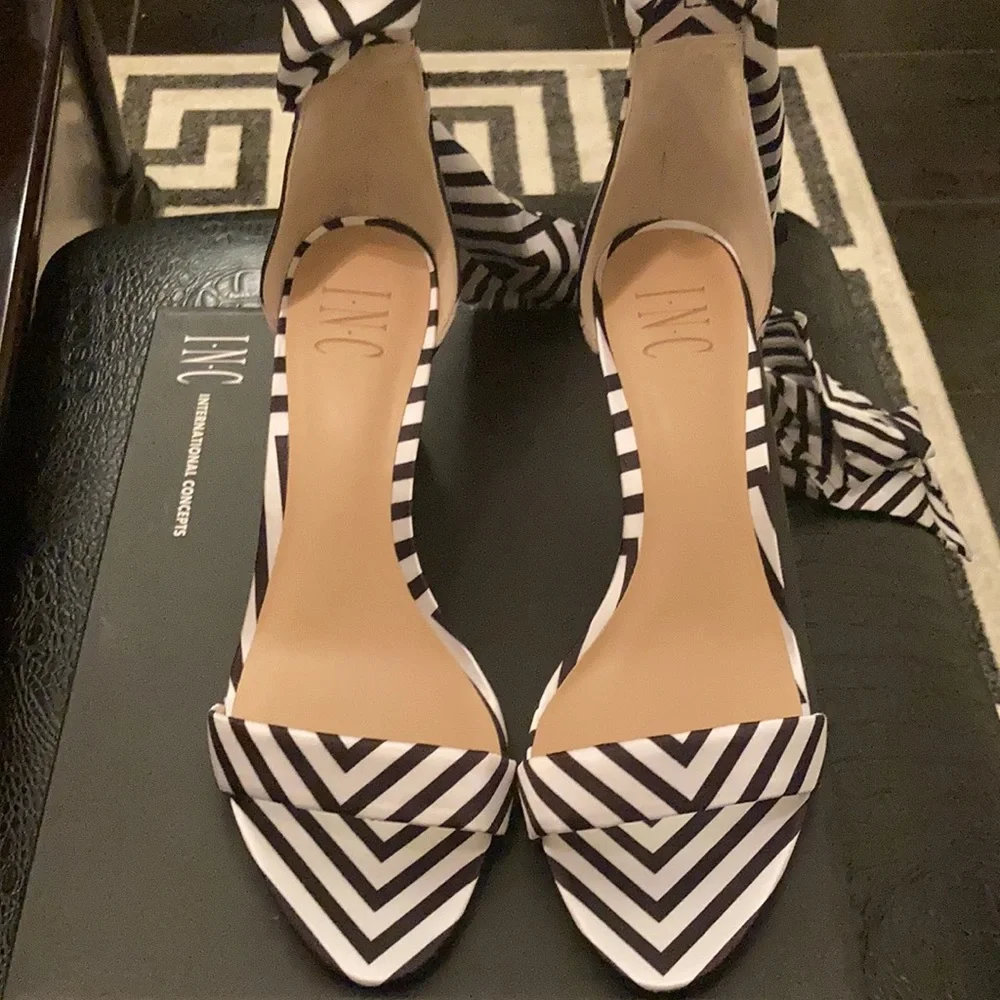 INC International Concepts satin striped black and white heels - Picture 3 of 8